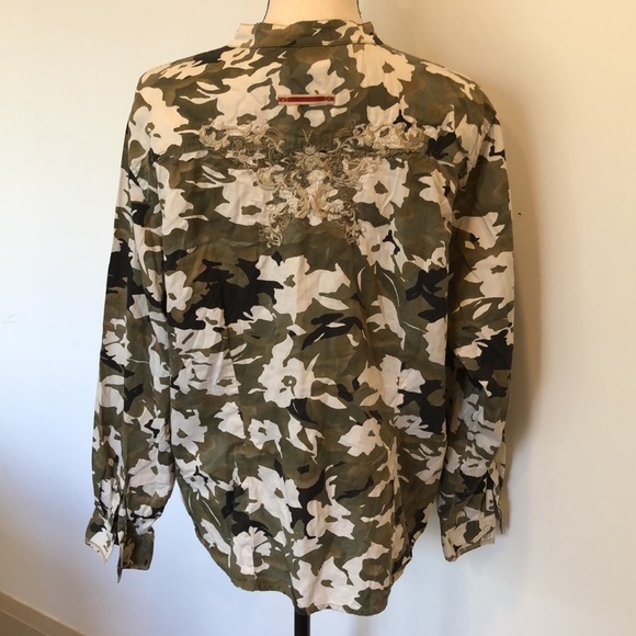 Chico’s (G) camo floral button down shirt size 3  (L) long sleeve with needl… - Picture 6 of 11